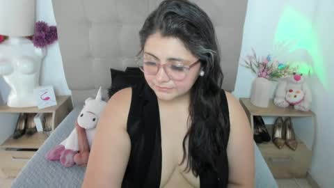 Tiff Luxx online show from April 2026 03:09:01 PM