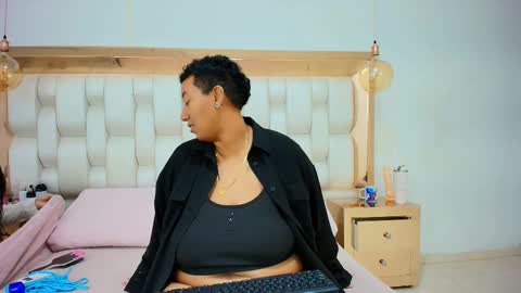 Tiffany and Stacy online show from February 2026 09:41:02 AM