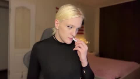 Amira online show from December 2025 09:13:02 AM