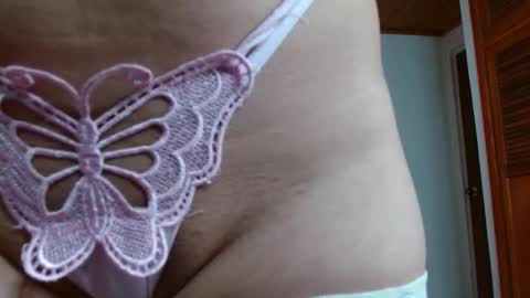 Snapshot of tiffany_beauty18 chatting on September 2025 05:40:02 PM Tifanny online show from September 2025 05:40:02 PM