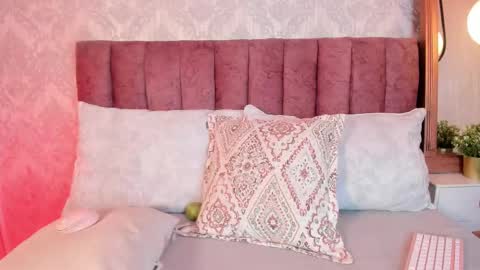 Snapshot of tiffany_beckerr chatting on September 2025 12:09:01 PM Tiffany Becker online show from September 2025 12:09:01 PM