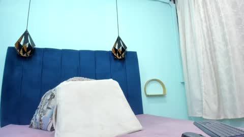 Snapshot of tiffany_hot19_ chatting on November 2025 01:53:01 AM tiffany online show from November 2025 01:53:01 AM