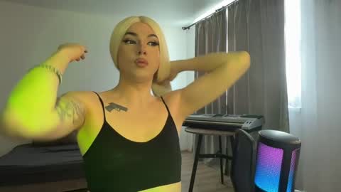 Snapshot of tiffany_smitch chatting on March 2026 07:02:01 AM Tif online show from March 2026 07:02:01 AM