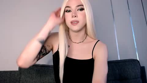 Snapshot of tiffany_smitch chatting on May 2026 05:58:01 AM Tif online show from May 2026 05:58:01 AM