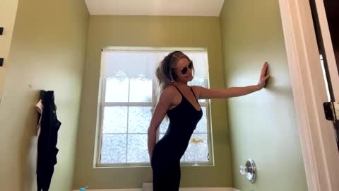 Tiffany Dove online show from January 2025 05:17:01 PM