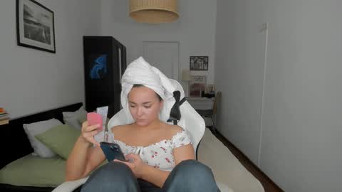  Tiffany  online show from December 2024 03:28:02 PM