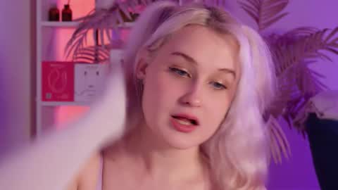 tiffanyjons online show from December 2025 06:04:02 PM