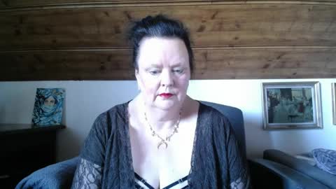 Snapshot of tiffanymature chatting on April 2026 03:31:02 PM TiffanyMature online show from April 2026 03:31:02 PM