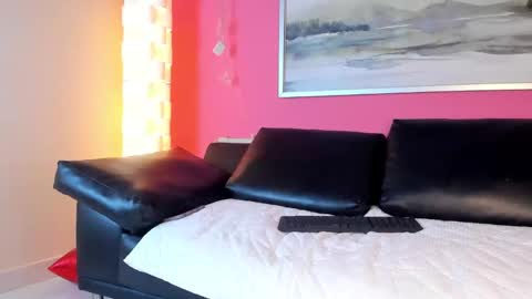 Stefany Suarez online show from February 2025 02:24:01 PM