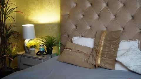 Snapshot of tiffanytrinity chatting on November 2025 06:43:01 PM Tiffany online show from November 2025 06:43:01 PM