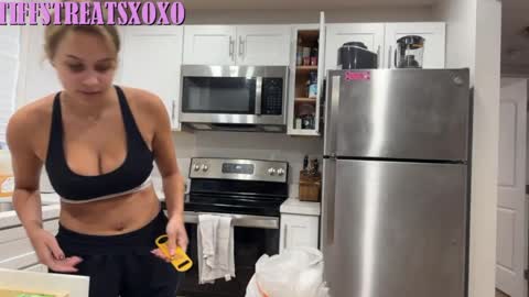 Snapshot of tiffstreatsxoxo chatting on May 2026 06:35:02 PM Tiffstreatsxoxo online show from May 2026 06:35:02 PM