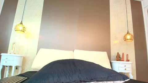 T I F F A N Y online show from October 2025 07:53:01 PM