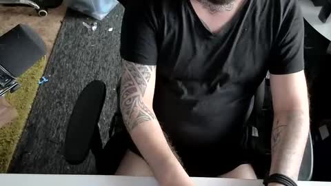 tiiimo94 online show from October 2025 07:17:01 AM