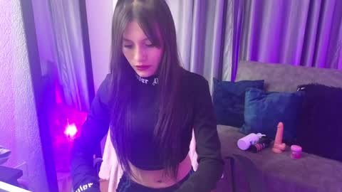 tiinajonus_ online show from March 2026 02:13:01 AM