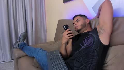 Snapshot of tiler_price chatting on January 2025 08:04:01 PM Tyler online show from January 2025 08:04:01 PM