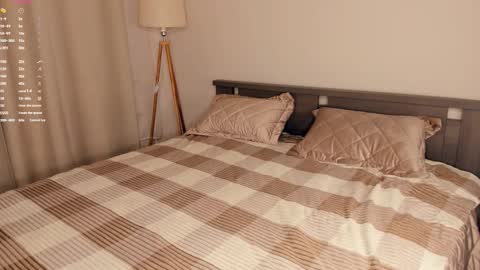 Snapshot of tilliecristello chatting on November 2025 12:38:02 PM Elizabeth Elize online show from November 2025 12:38:02 PM