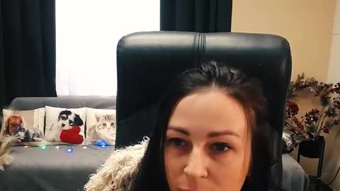 Luisa online show from October 2025 07:30:01 AM