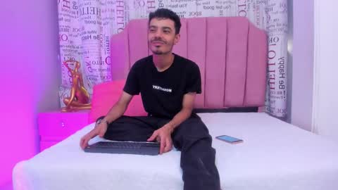 Snapshot of timothe_evans chatting on October 2025 09:15:02 PM Evans online show from October 2025 09:15:02 PM
