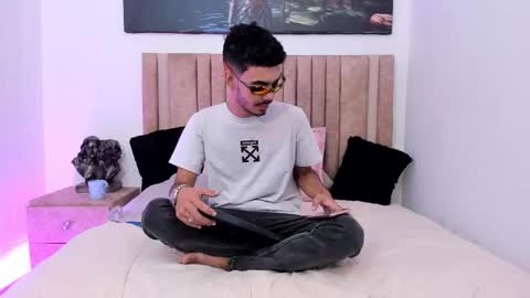 Evans  online show from October 2025 09:33:01 PM