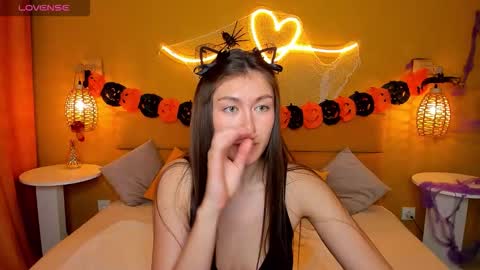 Tina  online show from October 2025 01:33:02 AM