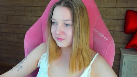 Snapshot of tinaburton chatting on February 2026 04:37:02 PM TinaBurton online show from February 2026 04:37:02 PM