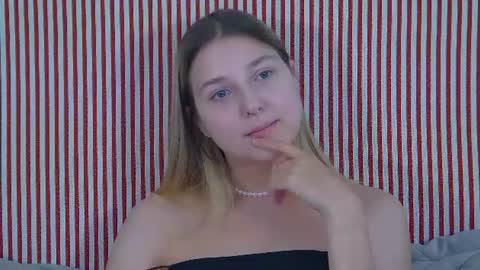 Snapshot of tinaburton chatting on August 2026 05:38:02 PM TinaBurton online show from August 2026 05:38:02 PM