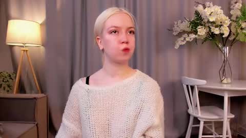 Annie online show from November 2025 10:53:02 PM