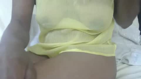 Snapshot of tinaxxxpetite chatting on December 2025 02:26:01 PM Tina online show from December 2025 02:26:01 PM