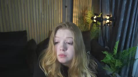 Snapshot of tinkerrbelll chatting on April 2026 02:51:02 AM TinkerrBelll online show from April 2026 02:51:02 AM