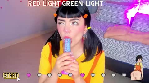 Snapshot of tiny__emmy chatting on March 2025 03:16:02 PM Emmy blue berry1 online show from March 2025 03:16:02 PM