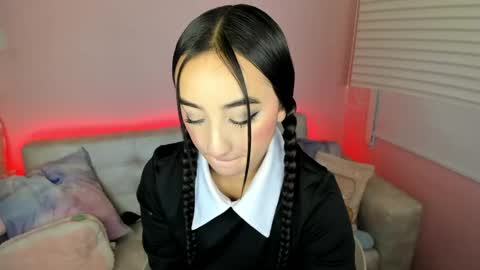 tiny_cora online show from April 2026 04:23:01 PM