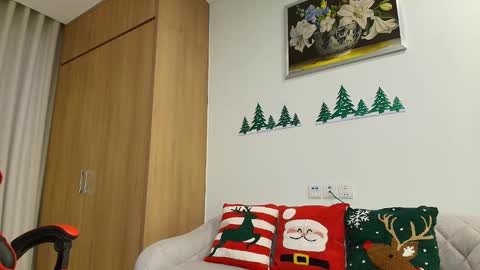 Snapshot of tiny_cute chatting on December 2024 11:45:02 PM Lia online show from December 2024 11:45:02 PM