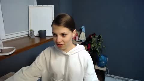 Snapshot of tiny_felicity chatting on March 2025 07:27:02 AM Gloria online show from March 2025 07:27:02 AM