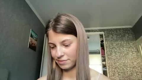 Snapshot of tiny_felicity chatting on September 2025 07:10:02 AM Gloria online show from September 2025 07:10:02 AM