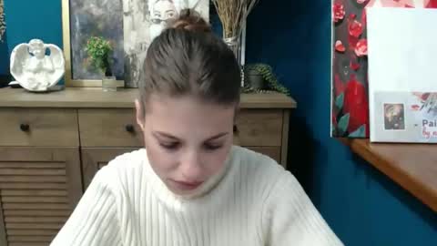 Snapshot of tiny_felicity chatting on November 2025 07:41:02 AM Gloria online show from November 2025 07:41:02 AM