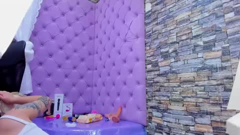 tiny online show from January 2025 08:52:01 AM