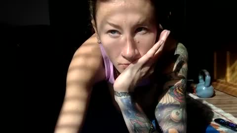 tinyandtatted420 online show from November 2025 06:52:01 PM
