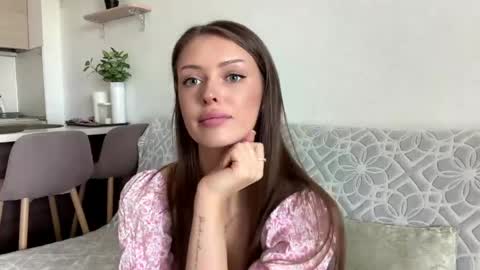 Snapshot of tinybliss chatting on May 2026 11:27:02 AM Mona online show from May 2026 11:27:02 AM