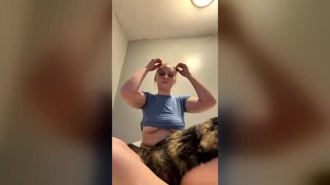 tinyblondebarbie online show from June 2026 07:33:01 AM