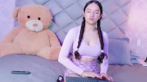 TinyCurlQueen online show from December 2025 07:19:02 PM