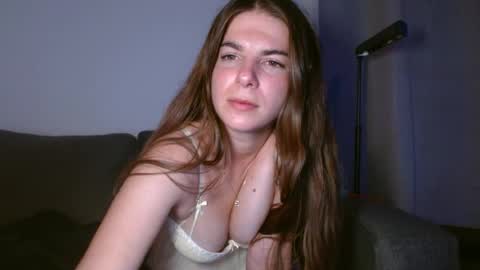 Snapshot of tinyheat chatting on June 2026 12:30:01 AM Tiny online show from June 2026 12:30:01 AM