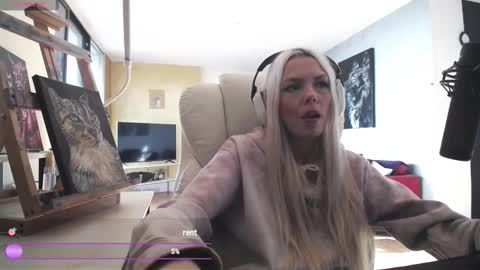 stage Kylie Sinner  brand CLITBAIT online show from March 2026 08:04:01 PM