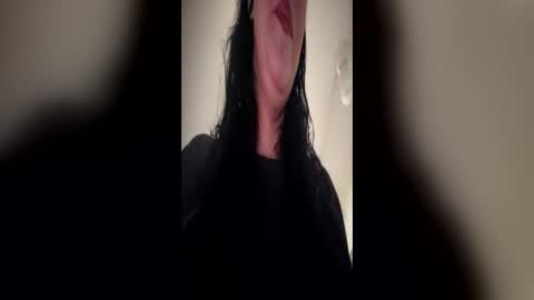 Snapshot of tinykylie chatting on June 2026 06:01:01 PM stage Kylie Sinner brand CLITBAIT online show from June 2026 06:01:01 PM