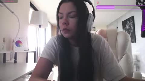 Snapshot of tinykylie chatting on July 2026 09:19:01 PM stage Kylie Sinner brand CLITBAIT online show from July 2026 09:19:01 PM