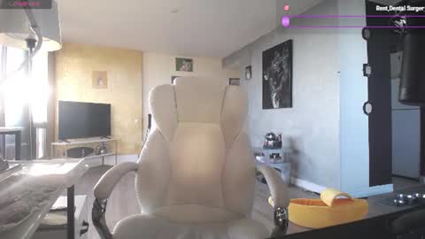 Snapshot of tinykylie chatting on July 2026 11:18:02 PM stage Kylie Sinner brand CLITBAIT online show from July 2026 11:18:02 PM