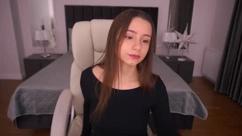 tinynataliee online show from December 2025 02:38:01 AM