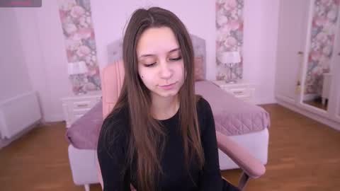 tinynataliee online show from February 2026 02:57:02 PM