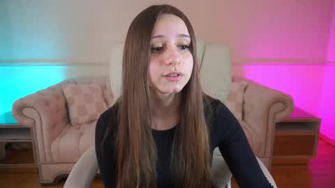 tinynataliee online show from April 2026 12:39:01 PM