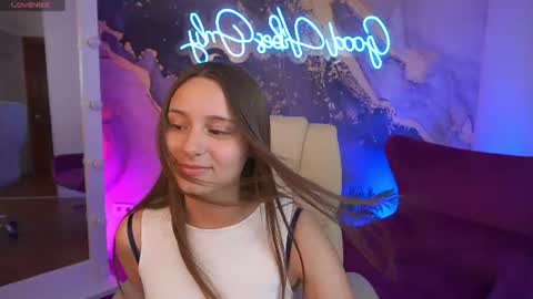 Snapshot of tinynataliee chatting on June 2026 07:06:02 PM tinynataliee online show from June 2026 07:06:02 PM