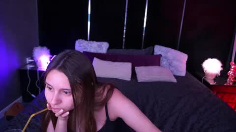 Snapshot of tinynataliee chatting on June 2026 06:54:02 PM tinynataliee online show from June 2026 06:54:02 PM